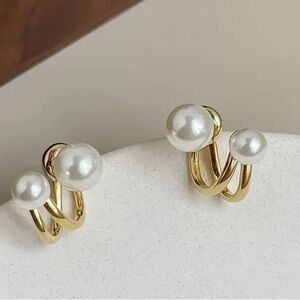 Elegant Gold and Pearl Earrings